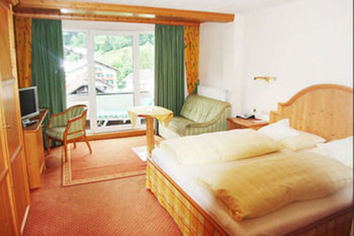 Room 16 of 47
