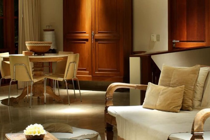 Room 11 of 29