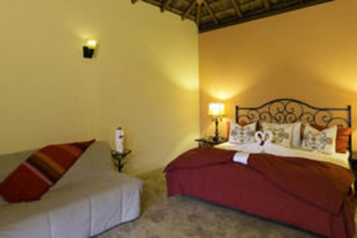 Room 4 of 16