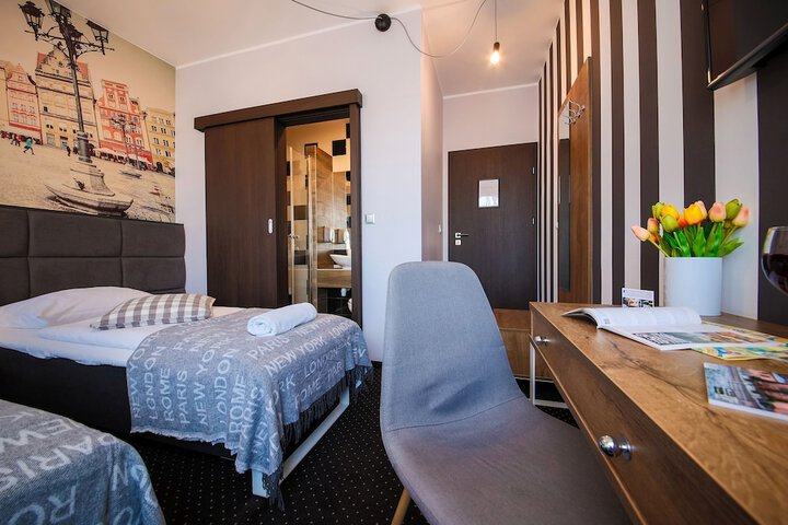 Room 49 of 66
