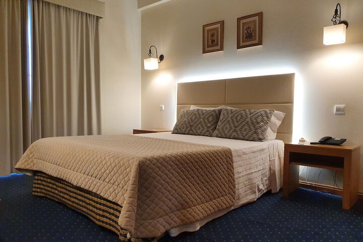 Room 6 of 36