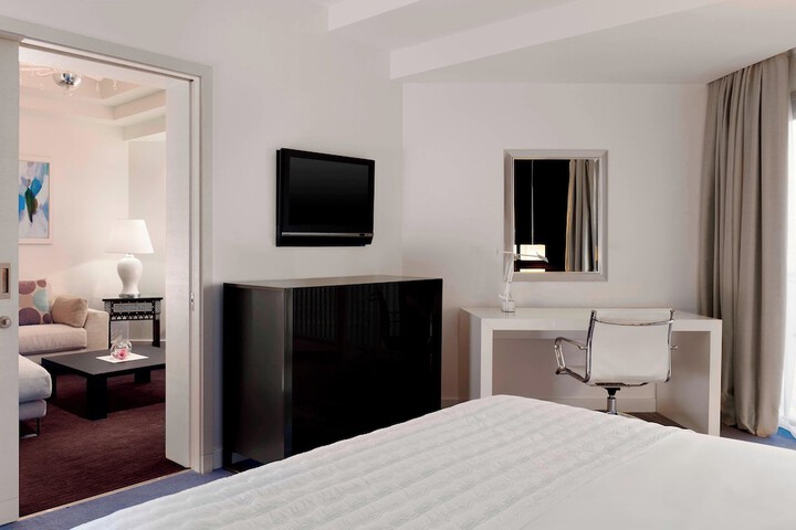 Room 16 of 103
