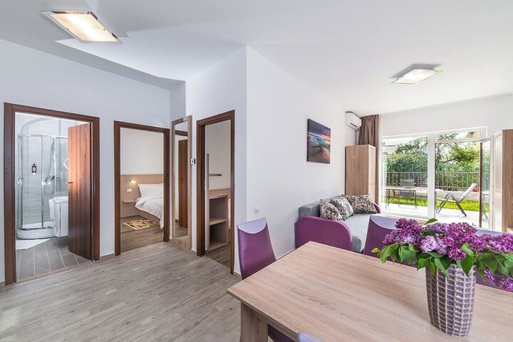 Room 45 of 73