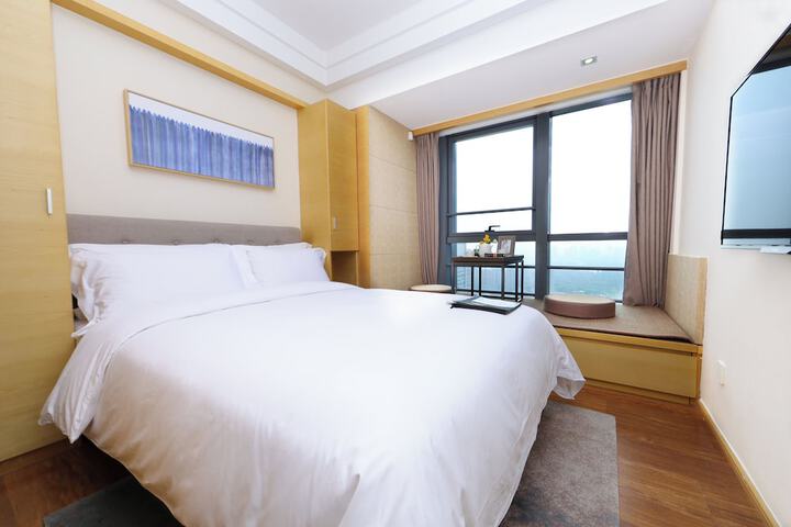 Room 42 of 91