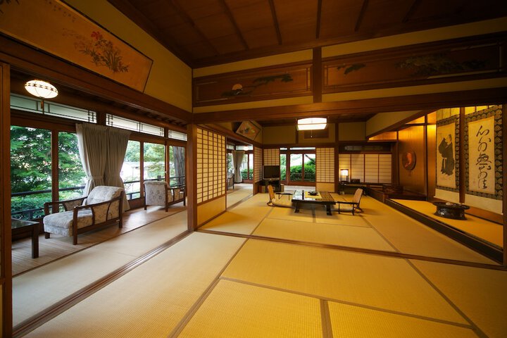 Room 3 of 107