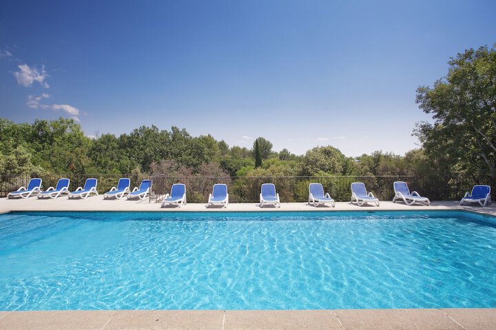 Pool 15 of 25