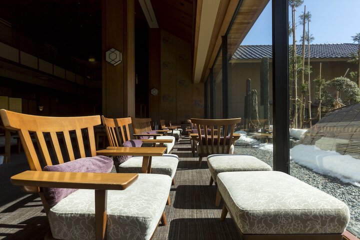 Entrance & Lobby