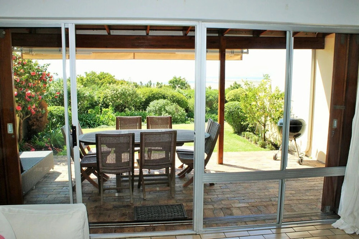 Terrace/Patio 6 of 12