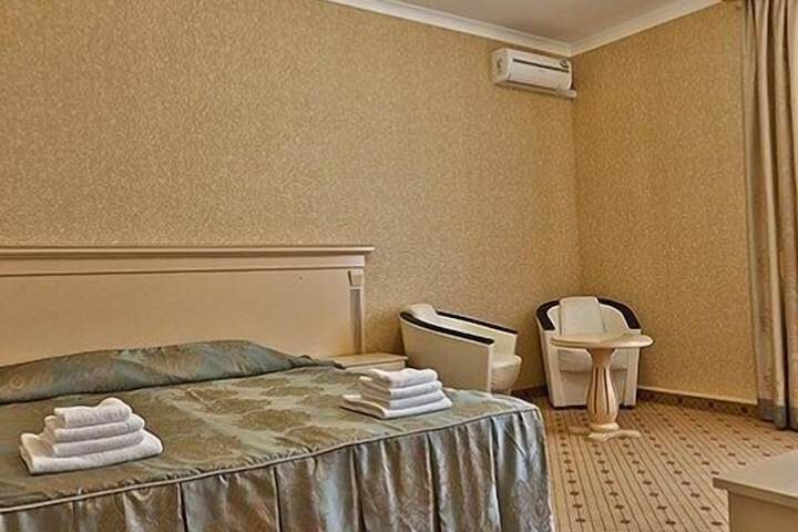 Room 8 of 49