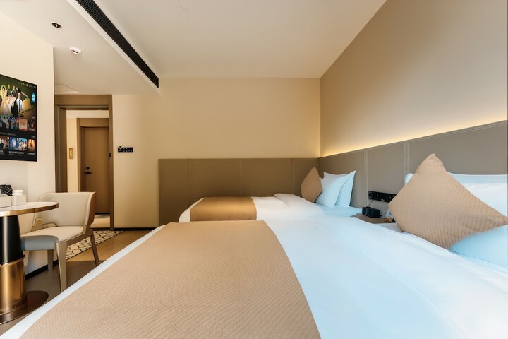 Room 25 of 73