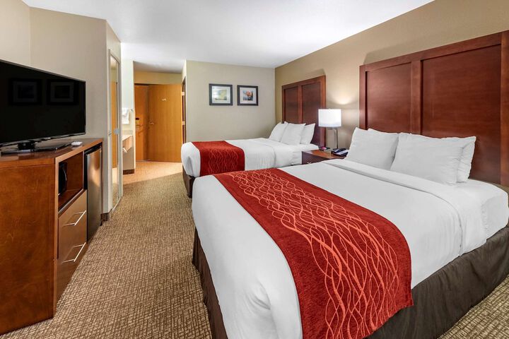 Double Accessible Queen Size Bed (18 of 20)