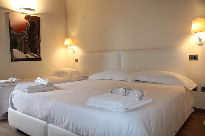 Room 14 of 48