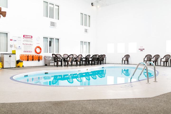 Pools & Facilities