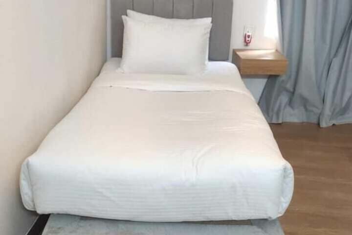 Room 5 of 30