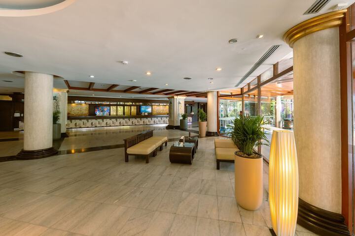 Hotel Interior 7 of 100