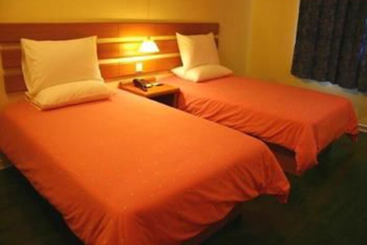 Room 18 of 29