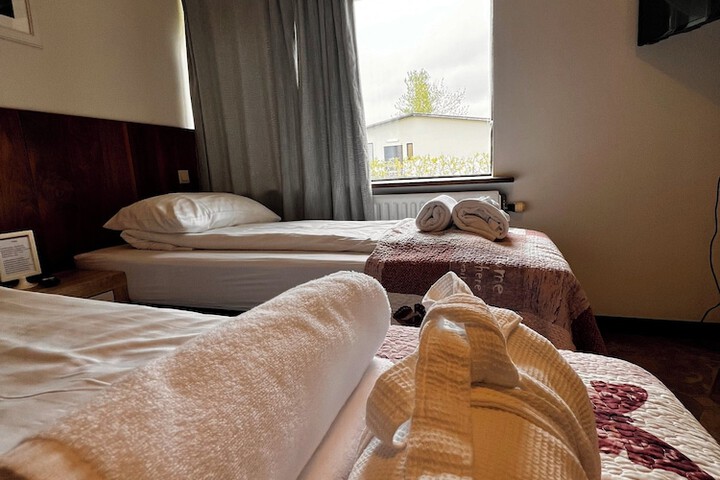 Room 12 of 30