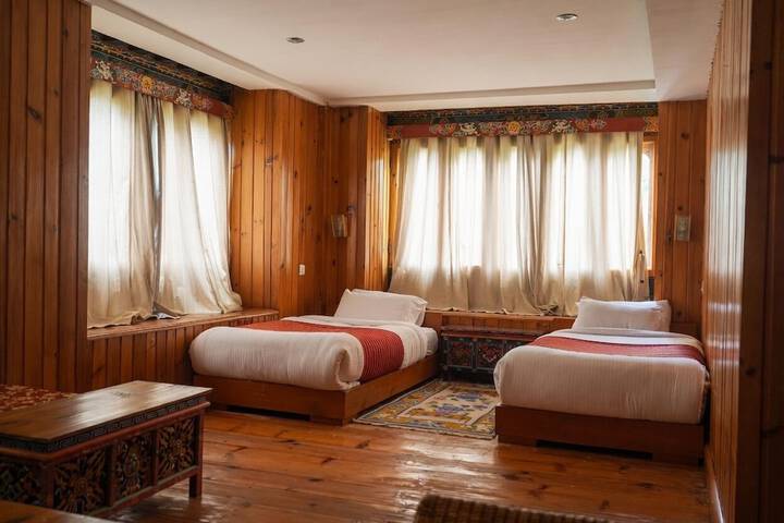 Room 2 of 6