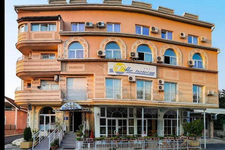 ViP HOTEL