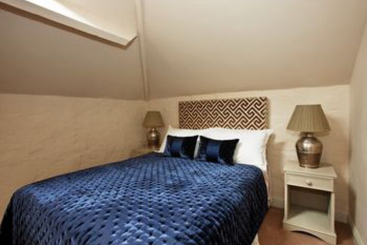 Room 17 of 39
