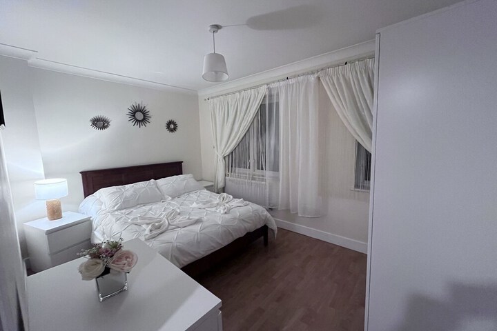 Room 6 of 35