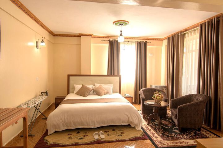 Room 5 of 14