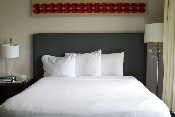 Room 9 of 28
