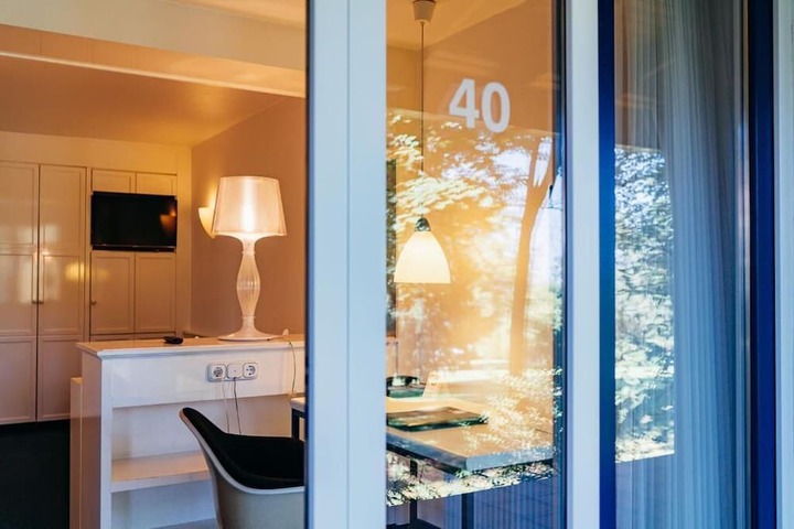 Room 17 of 34