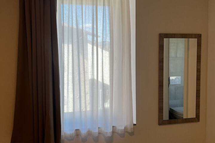Room 20 of 47