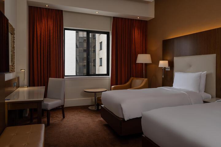 Room 40 of 201