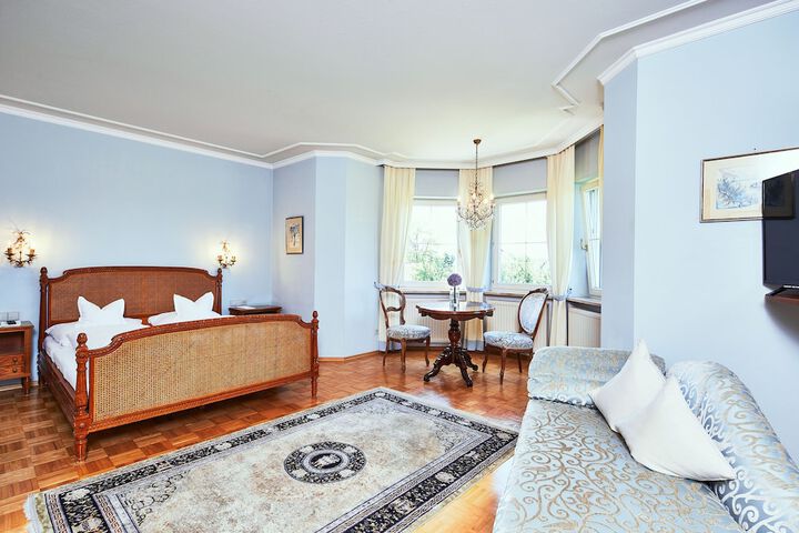 Room 4 of 50