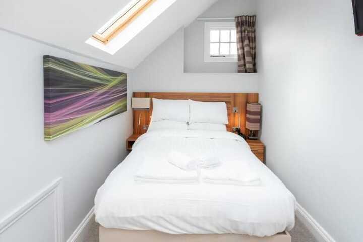 Room 20 of 34