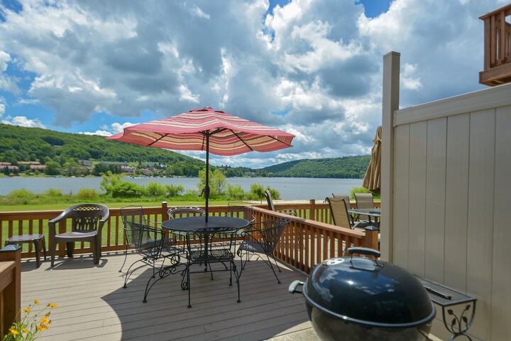 Ski Harbor 16 by Taylor Made Deep Creek