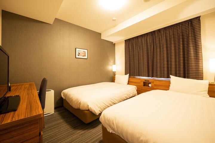 Room 14 of 34