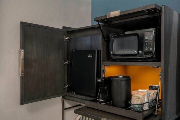 Room 11 of 34