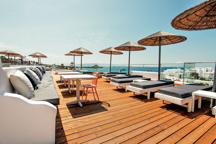 Sundeck 123 of 144