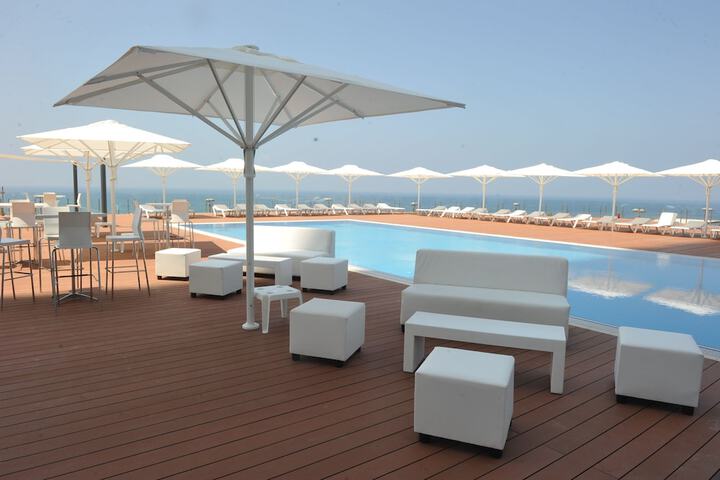 Hotel Pool