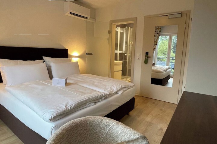 Room 15 of 42