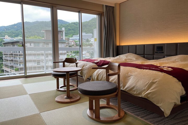 Room 16 of 43
