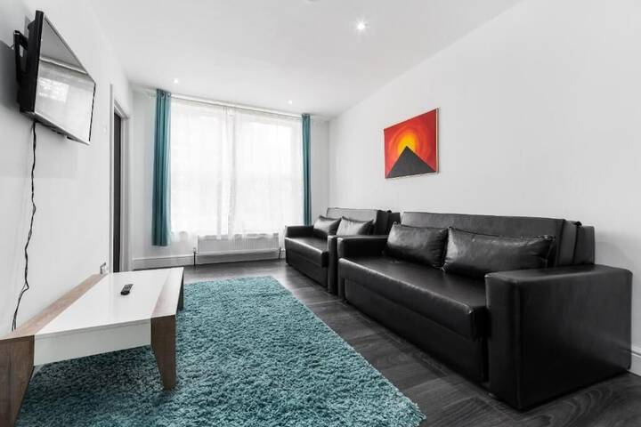 Room 33 of 48