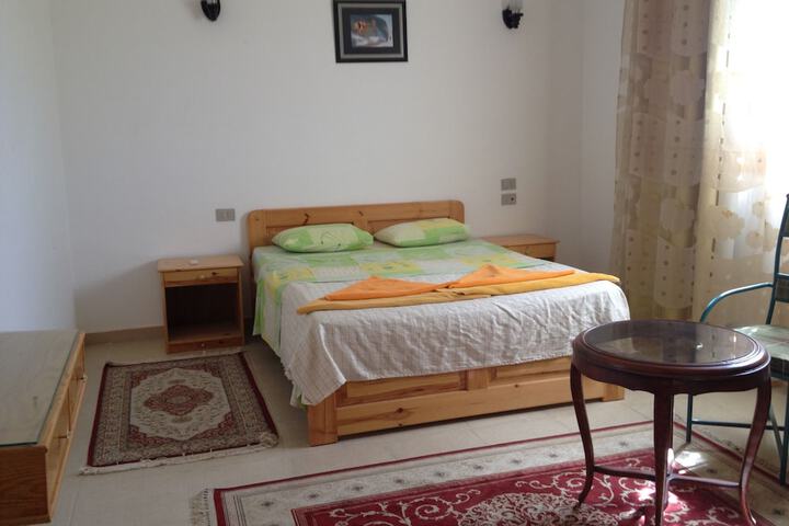Room 12 of 46