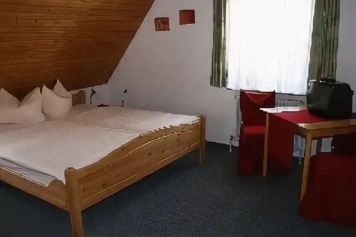 Room 5 of 5