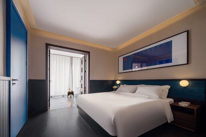 Room 11 of 25