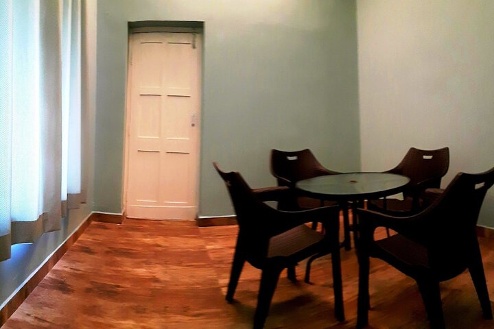 Room 32 of 60