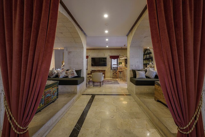 Guest Lobby
