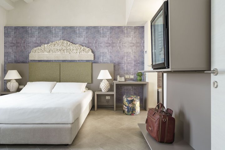 Room 6 of 35