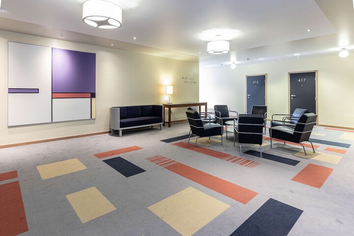 Guest Lobby