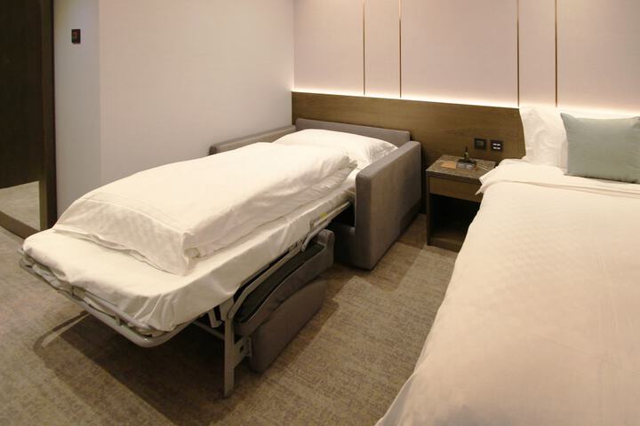 Room 16 of 32