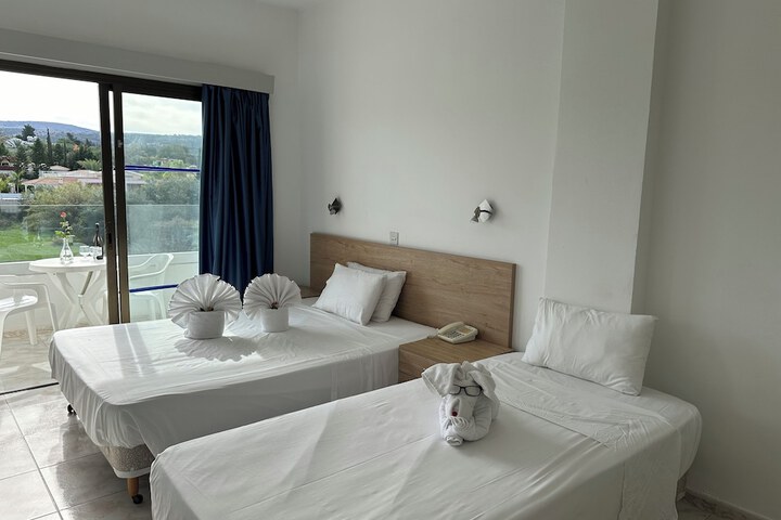 Room 5 of 50