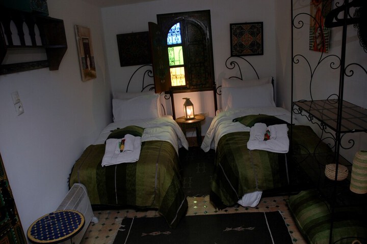 Room 10 of 32